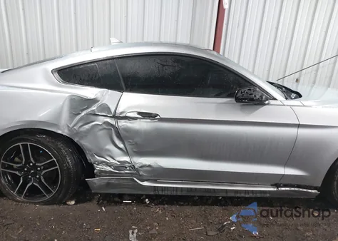 2021 Ford Mustang Ecoboost Premium Fastback z USA, uszkodzony, nr VIN 1FA6P8TH7M5105249